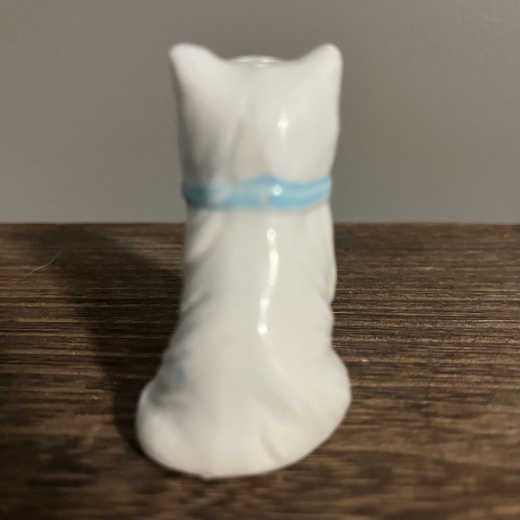 Vintage kitty cat salt shaker. - Picture 4 of 8